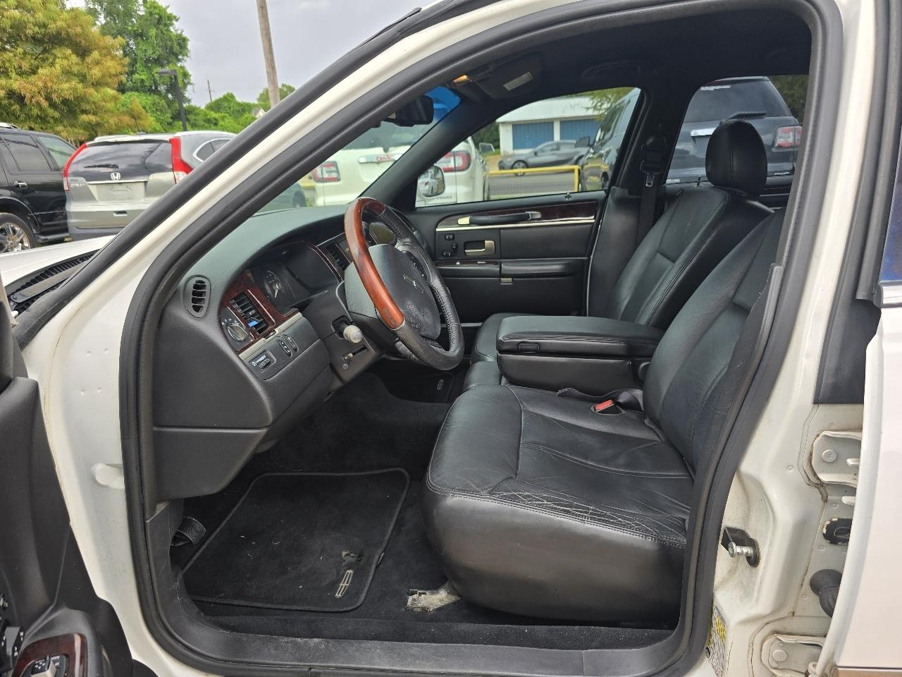 Lincoln Town Car Signature Limited 2008