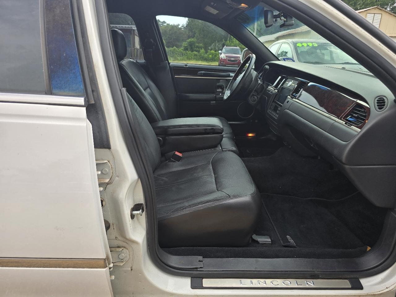 Lincoln Town Car Signature Limited 2008