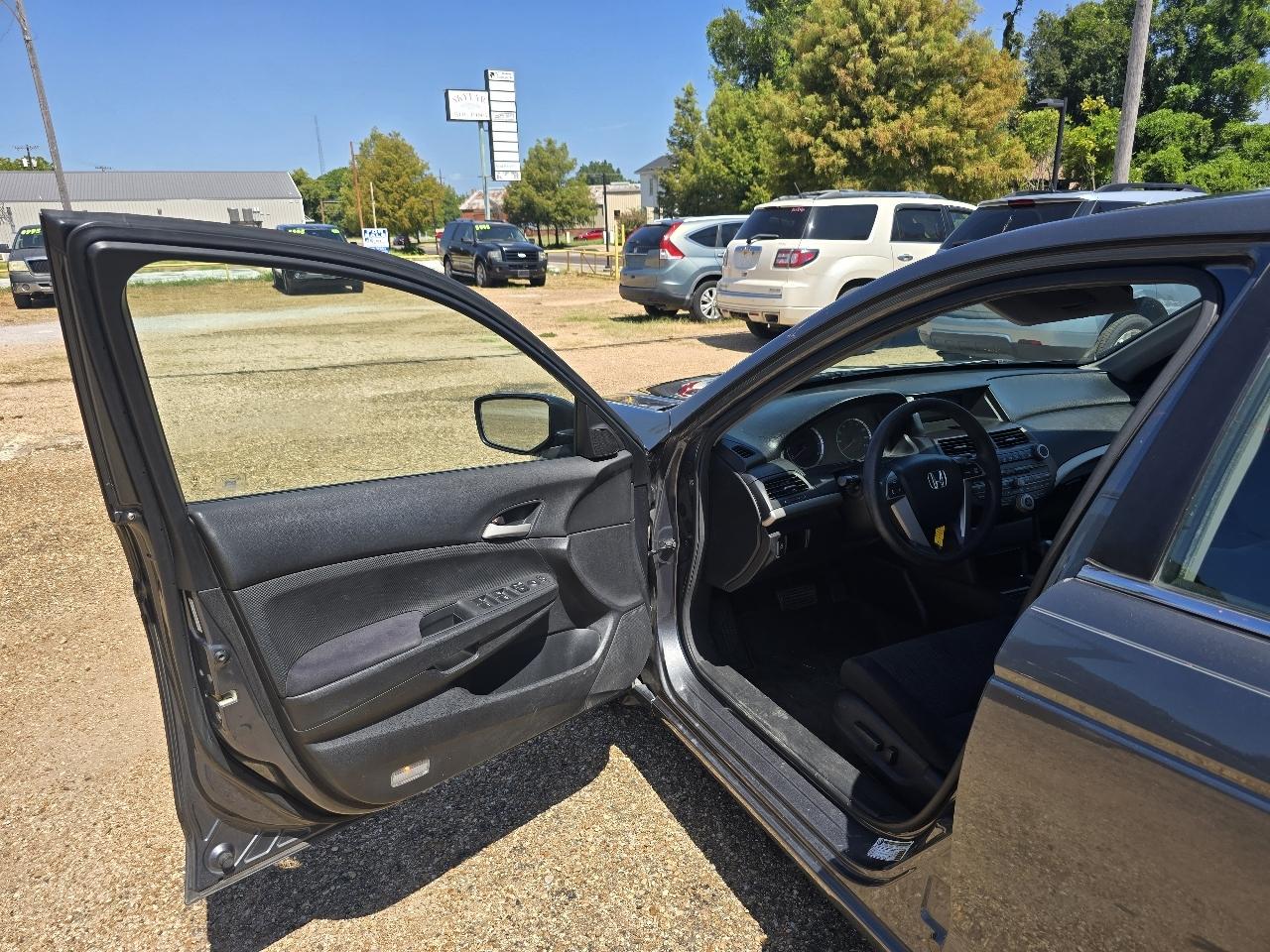 Honda Accord LX-P Sedan AT 2012