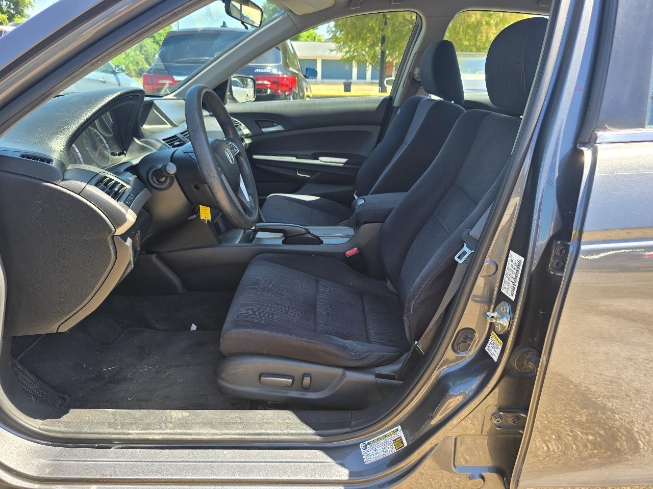 Honda Accord LX-P Sedan AT 2012