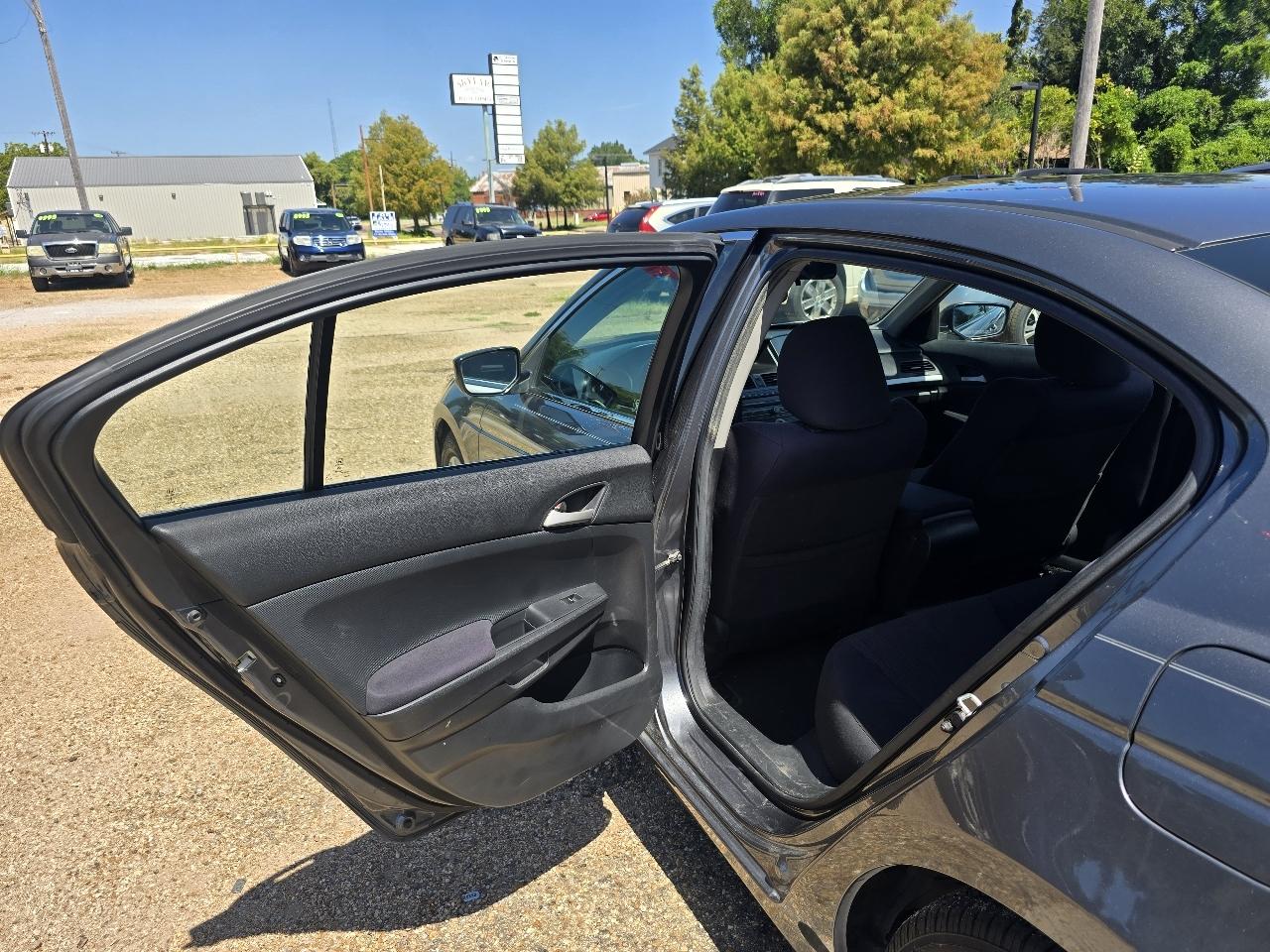 Honda Accord LX-P Sedan AT 2012