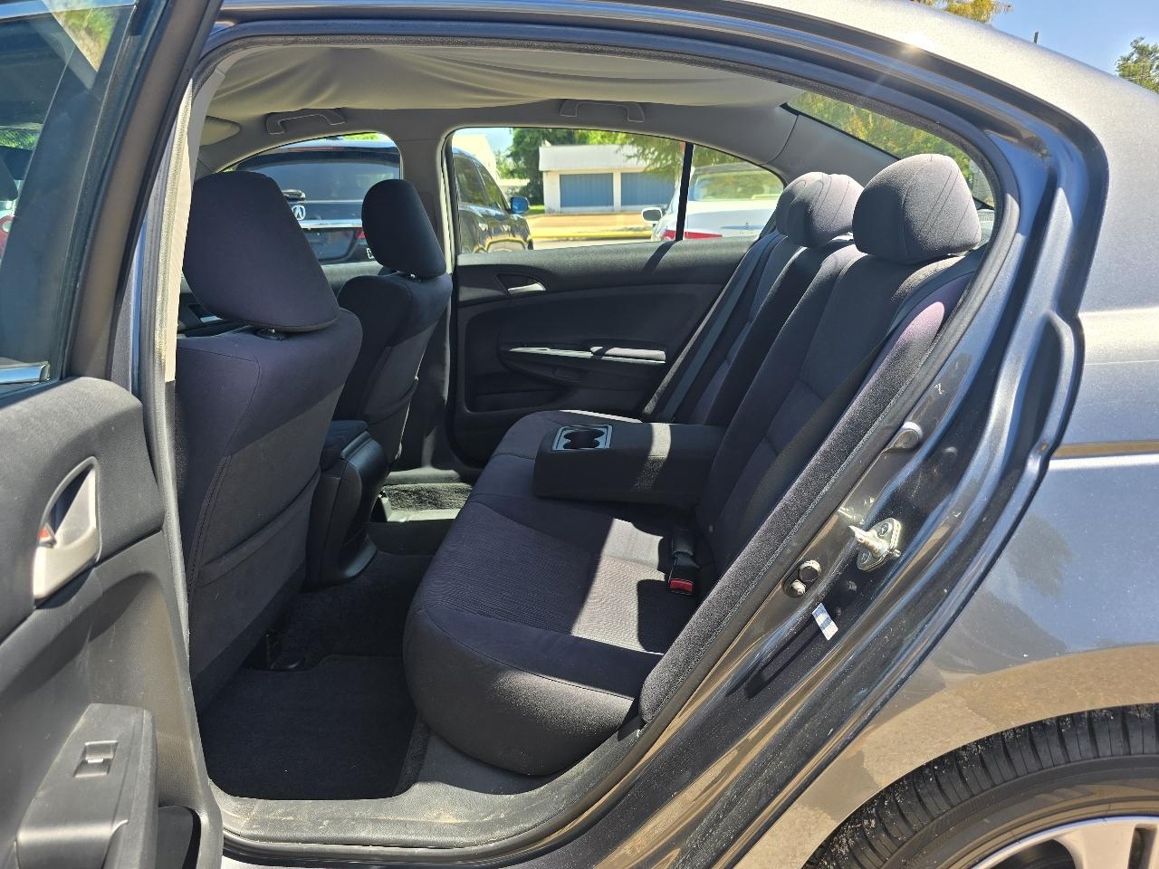 Honda Accord LX-P Sedan AT 2012