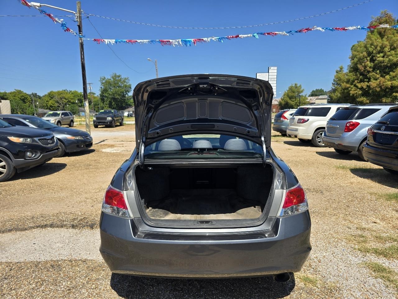 Honda Accord LX-P Sedan AT 2012