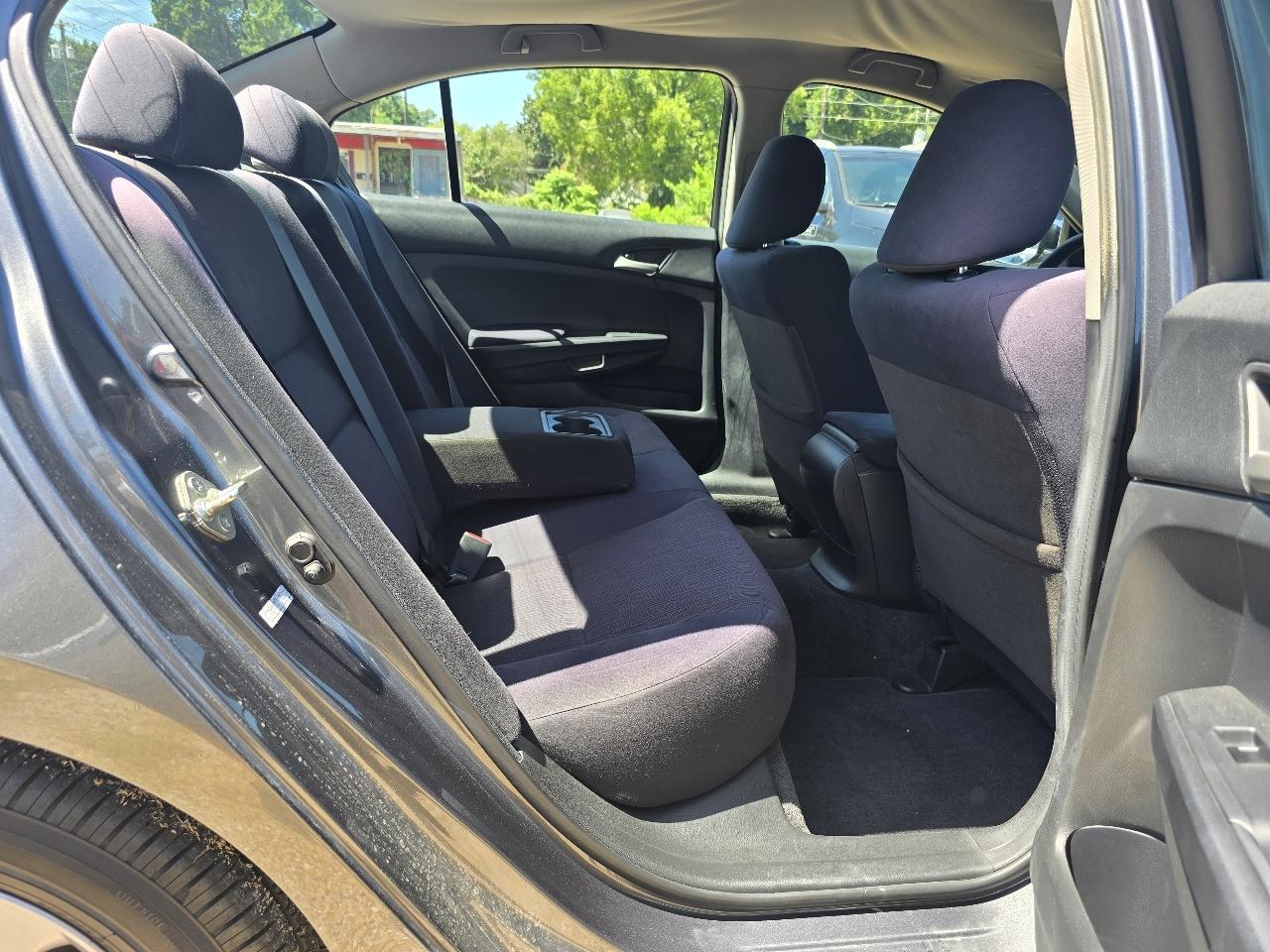 Honda Accord LX-P Sedan AT 2012