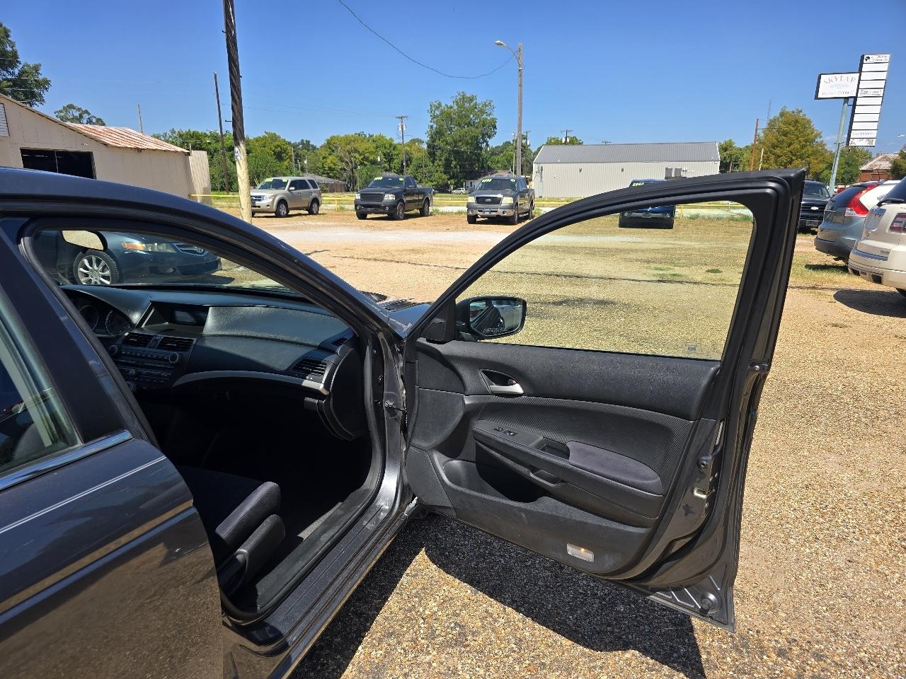 Honda Accord LX-P Sedan AT 2012