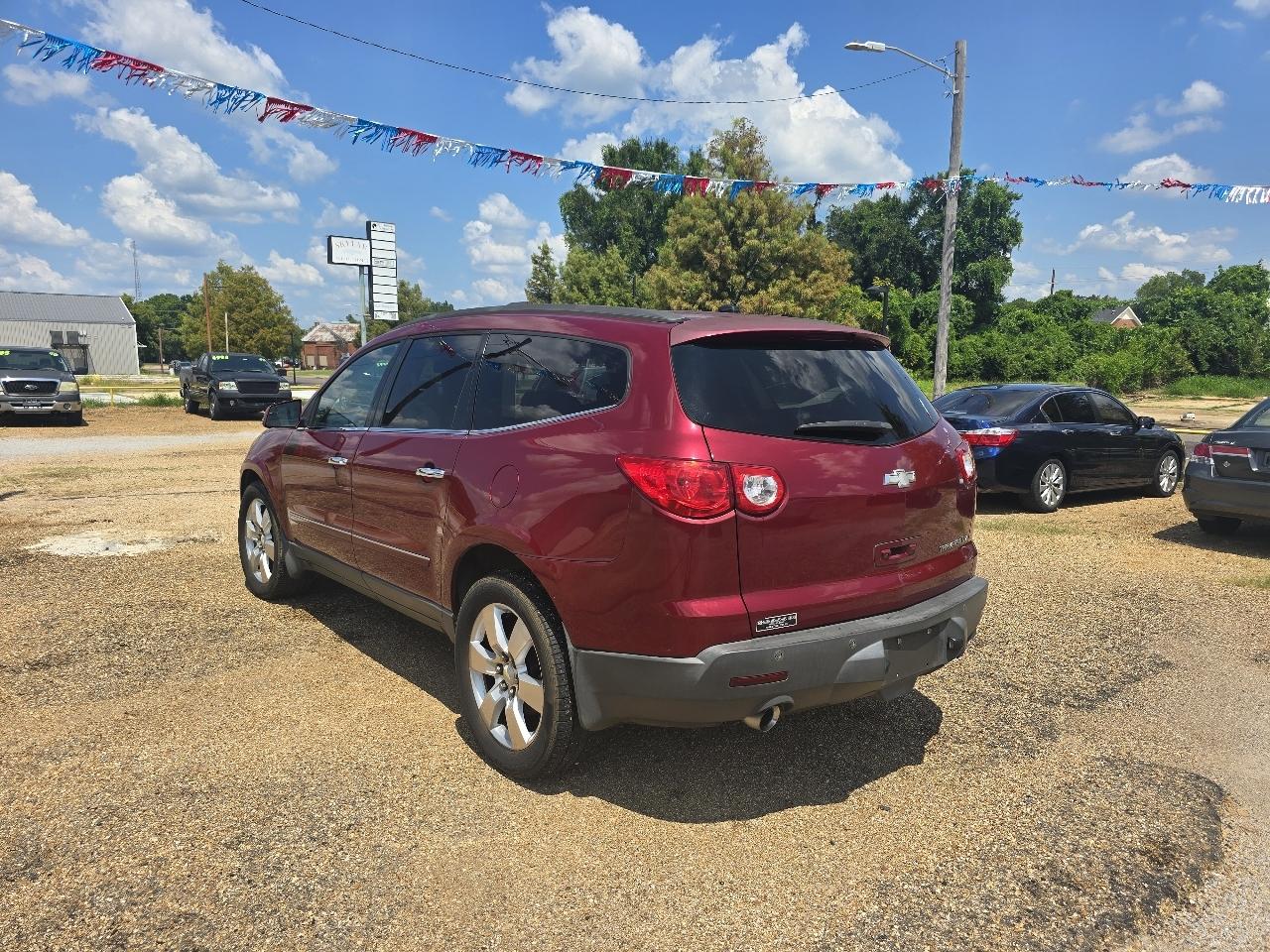 Chevrolet Traverse LTZ FWD 2011