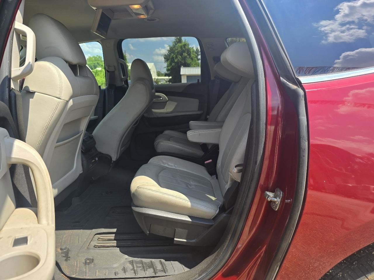 Chevrolet Traverse LTZ FWD 2011