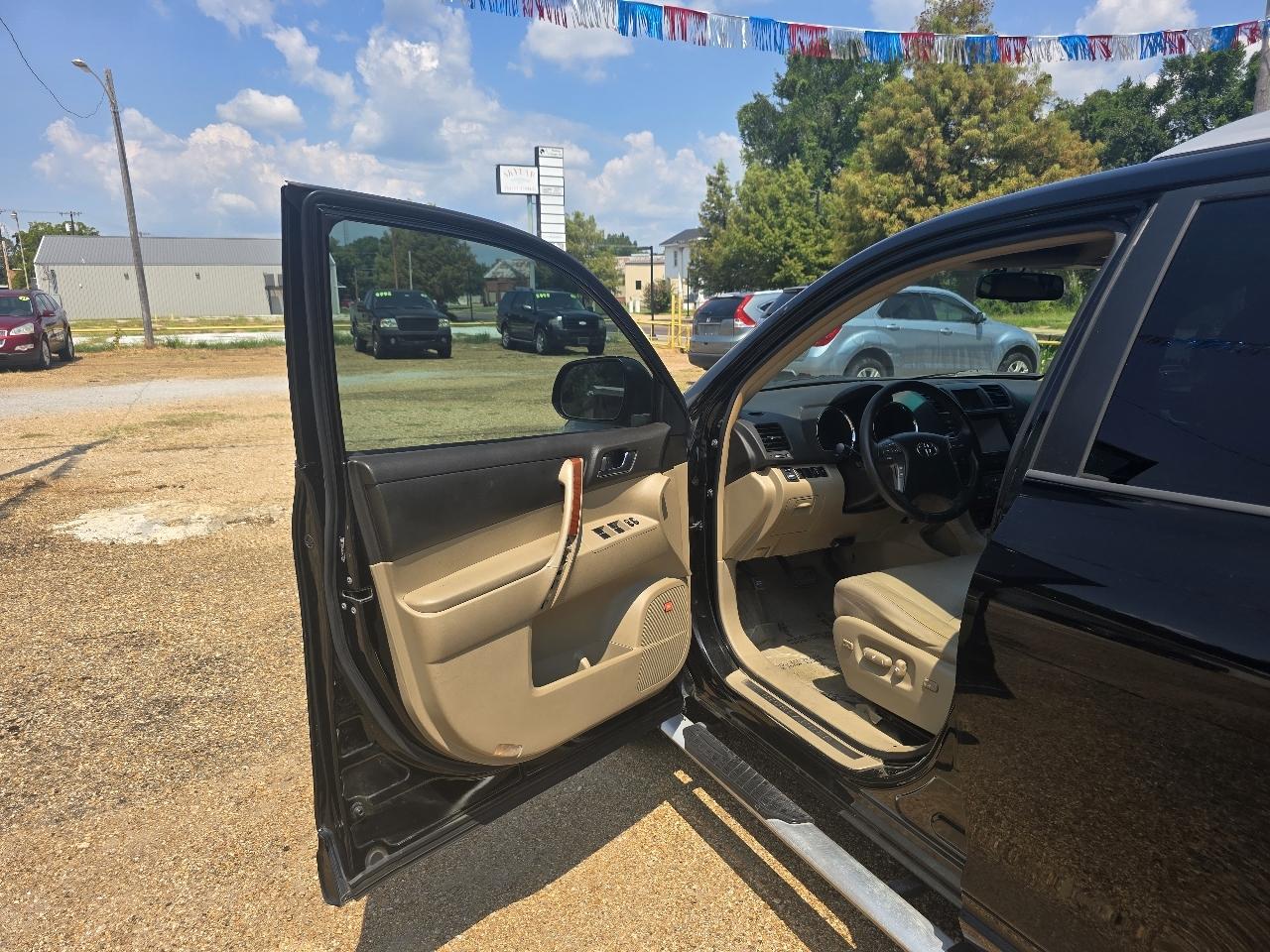 Toyota Highlander Limited 2WD 2009