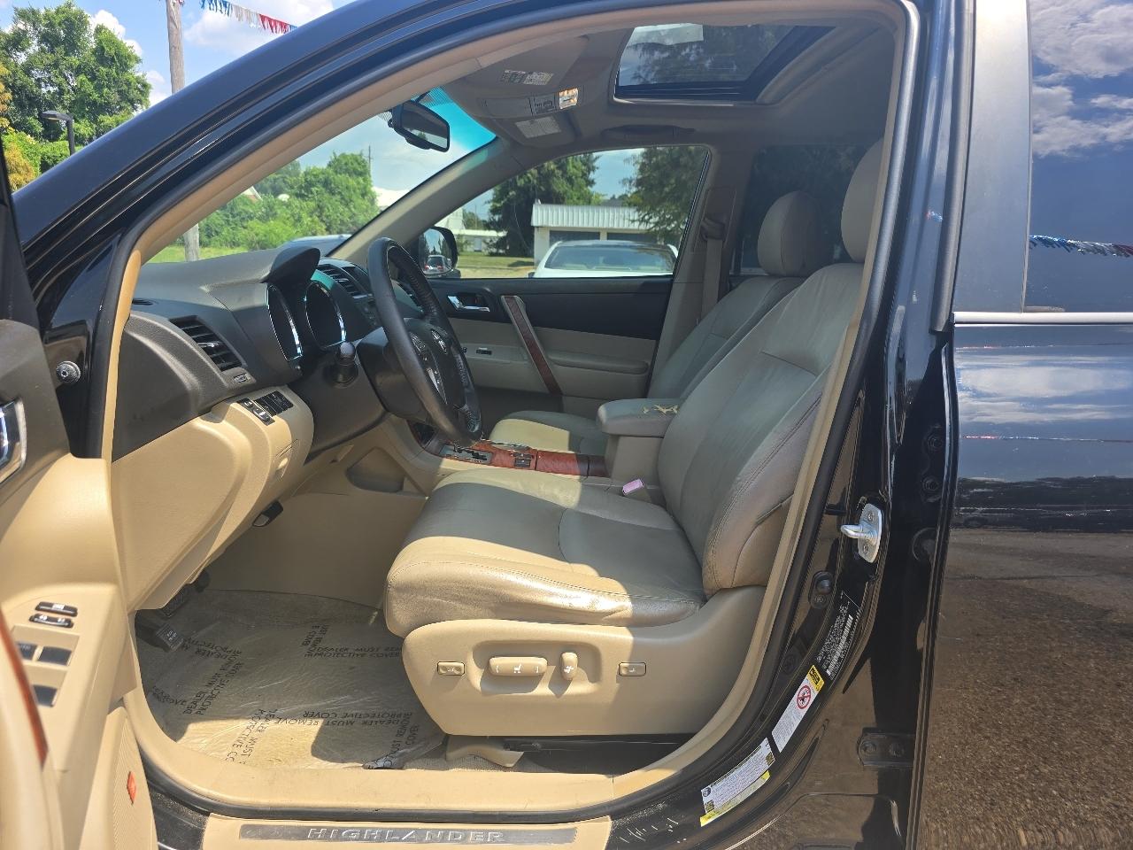 Toyota Highlander Limited 2WD 2009