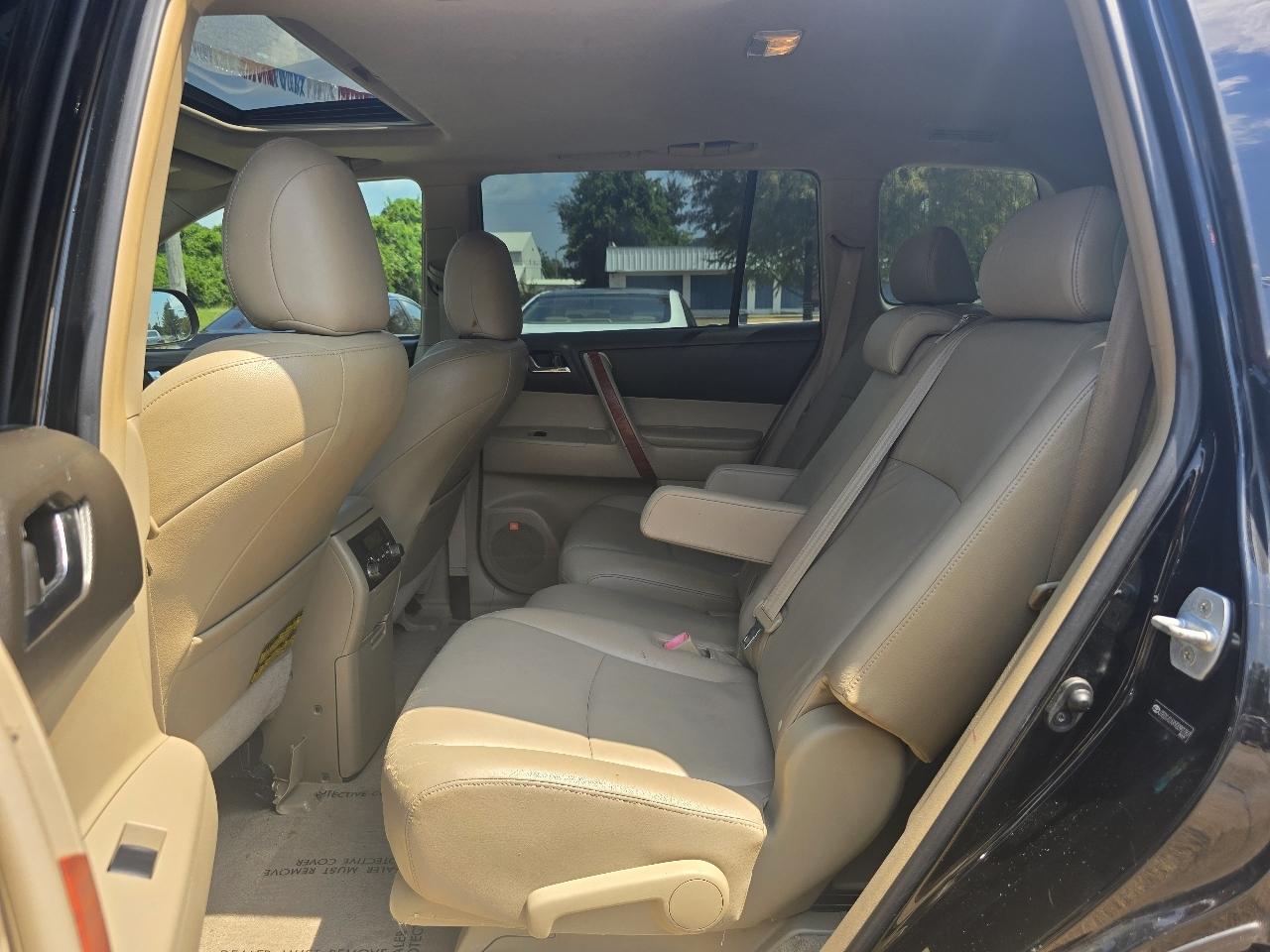 Toyota Highlander Limited 2WD 2009