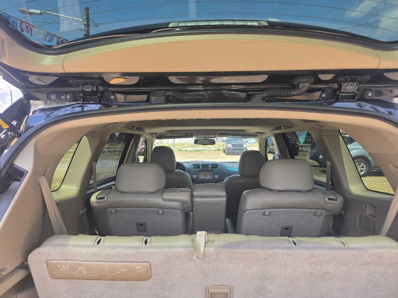Toyota Highlander Limited 2WD 2009