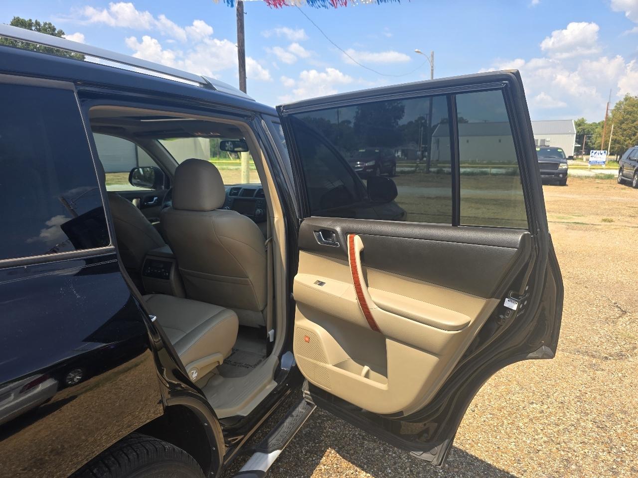 Toyota Highlander Limited 2WD 2009