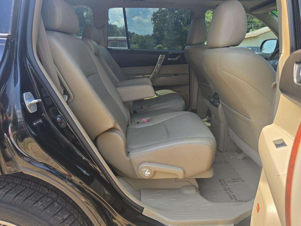 Toyota Highlander Limited 2WD 2009