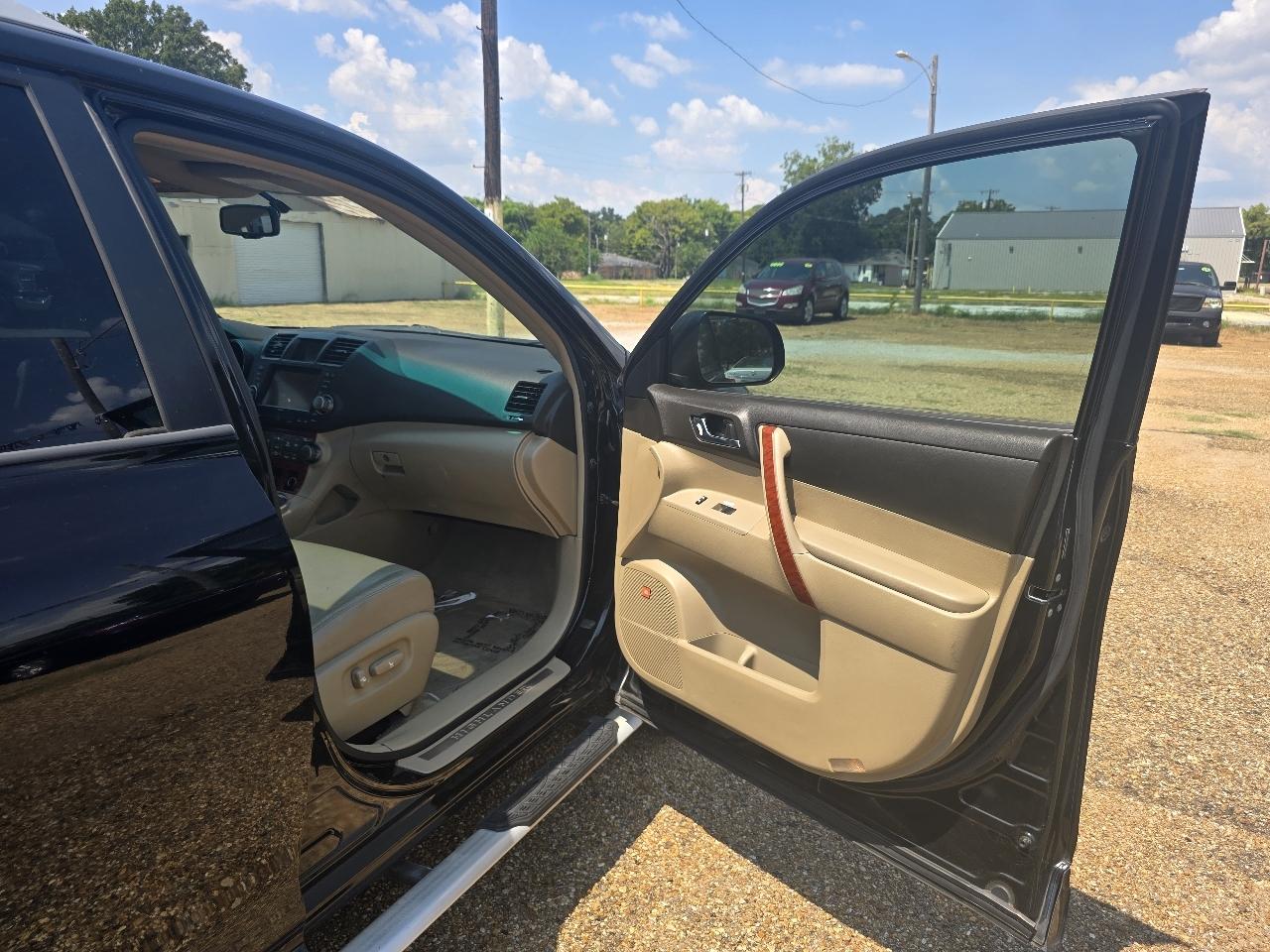 Toyota Highlander Limited 2WD 2009