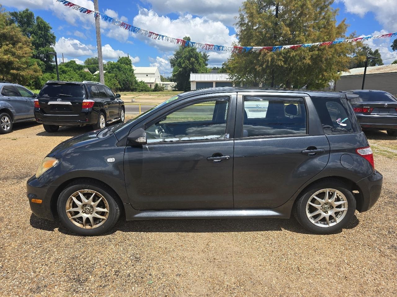 Scion xA Hatchback 2006