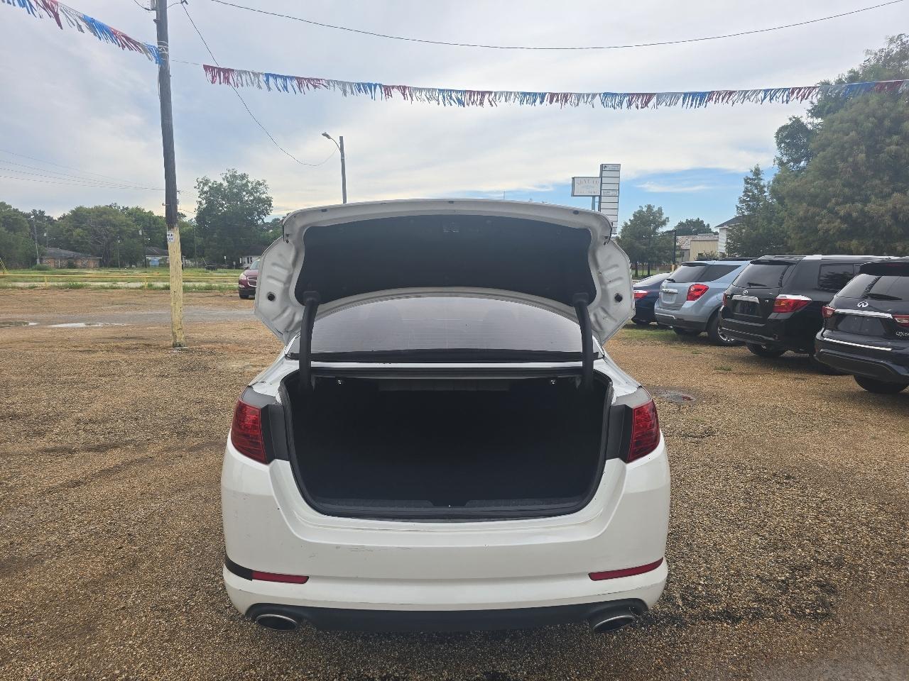 Kia Optima LX MT 2013