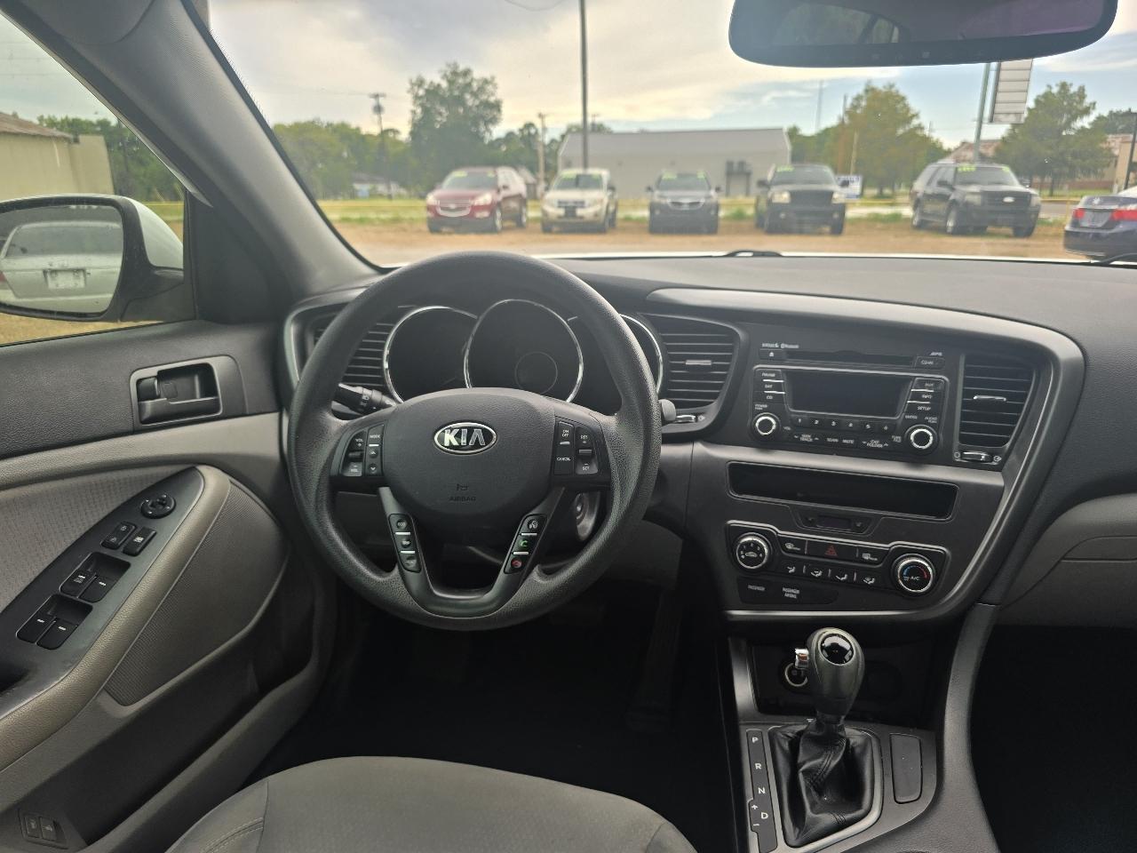 Kia Optima LX MT 2013