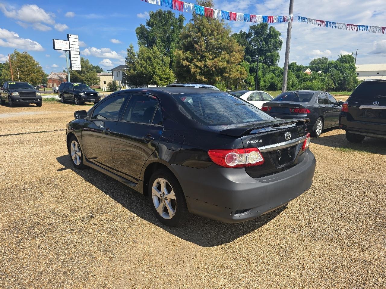 Toyota Corolla S 5-Speed MT 2013