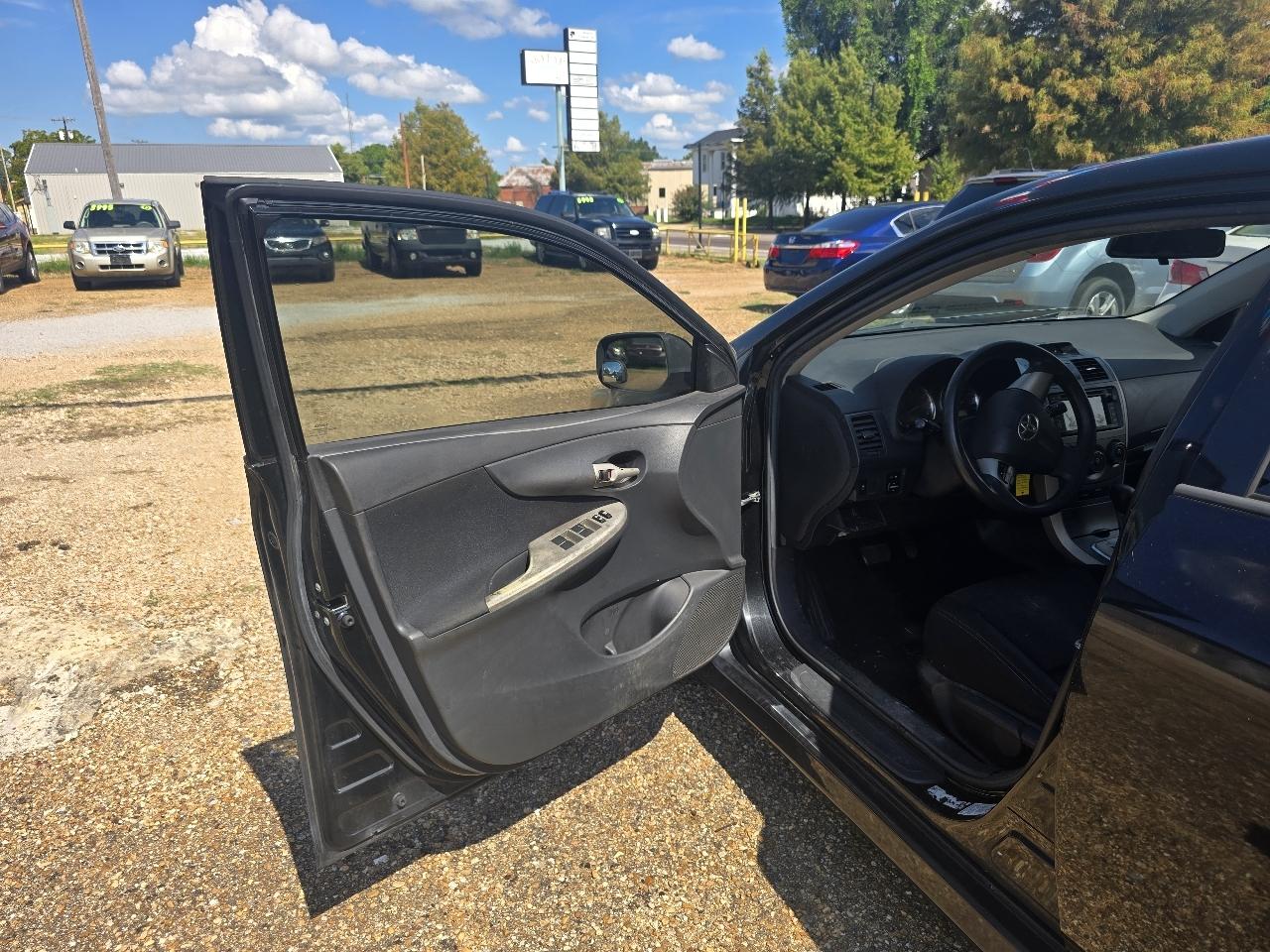 Toyota Corolla S 5-Speed MT 2013