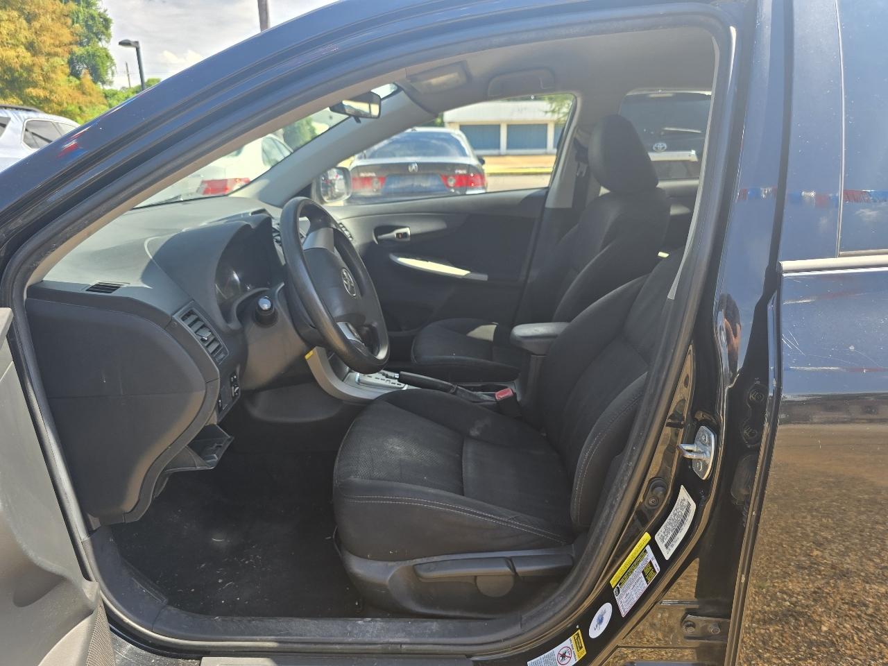 Toyota Corolla S 5-Speed MT 2013