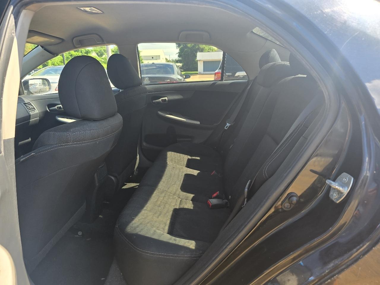 Toyota Corolla S 5-Speed MT 2013