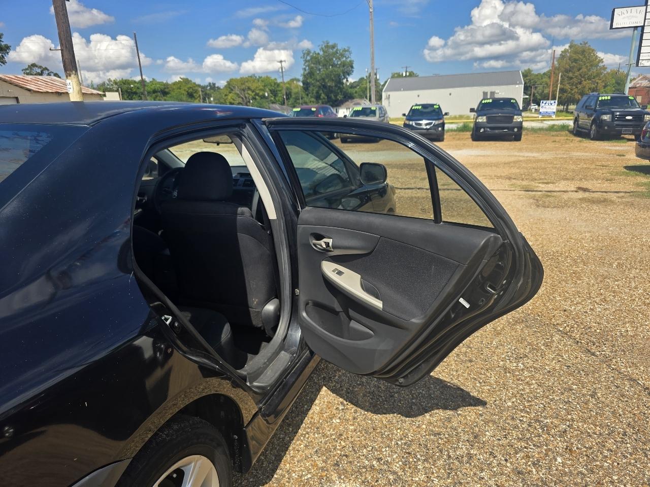 Toyota Corolla S 5-Speed MT 2013
