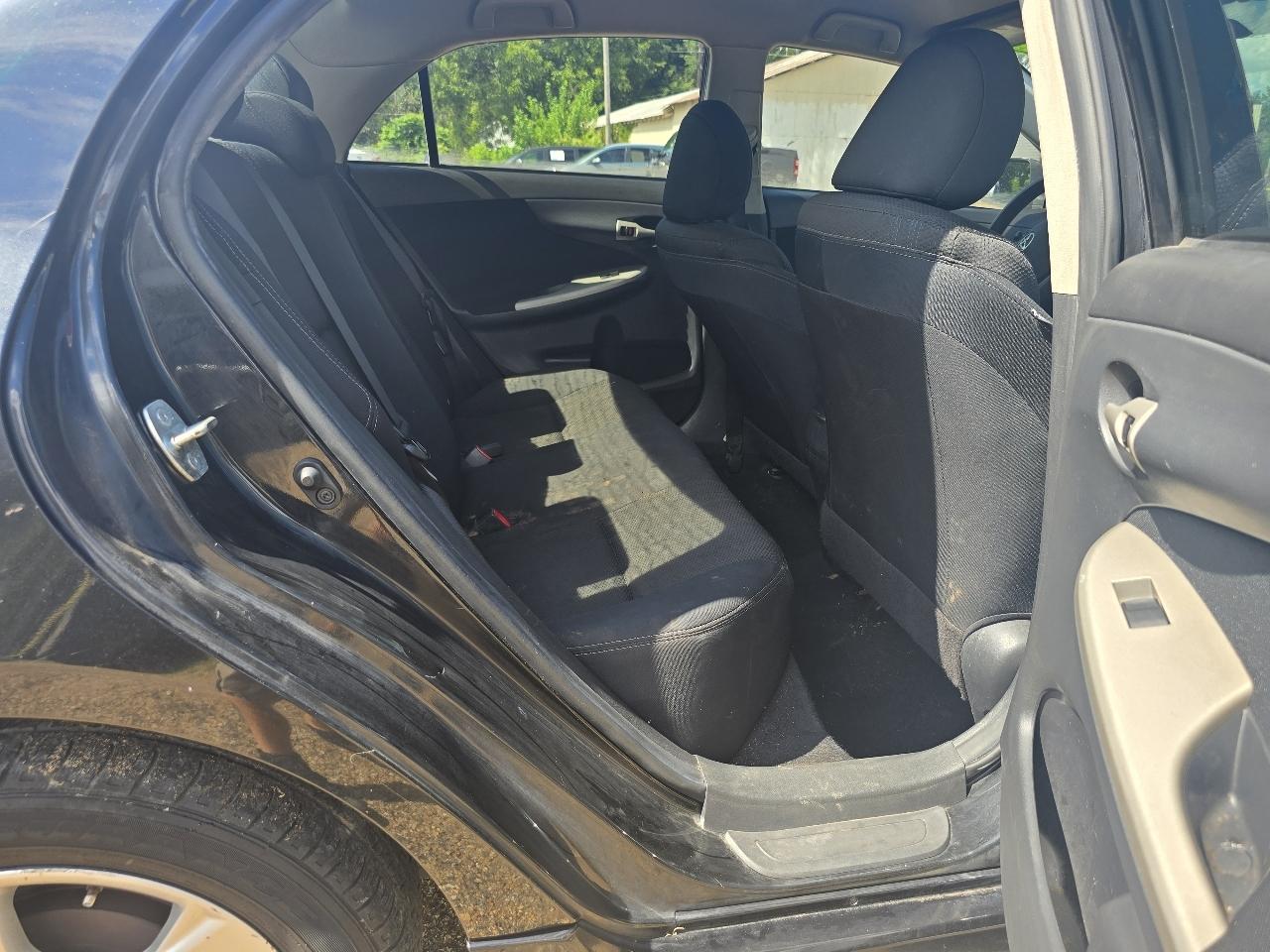 Toyota Corolla S 5-Speed MT 2013