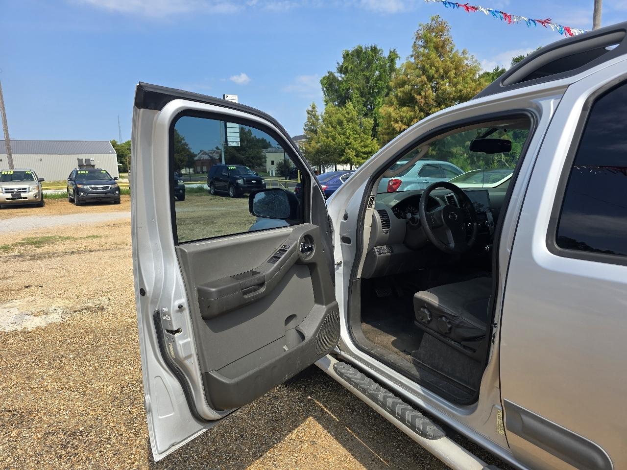 Nissan Xterra S 2WD 2012