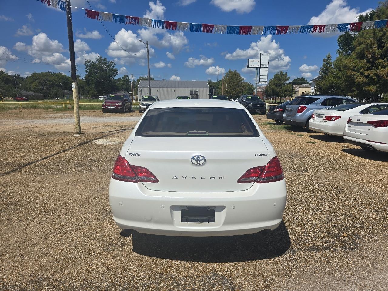 Toyota Avalon Limited 2010