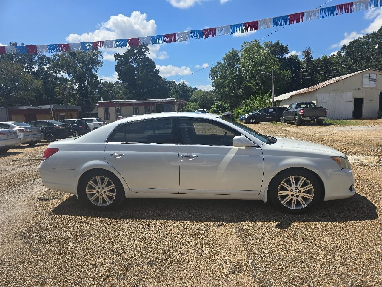 Toyota Avalon Limited 2010