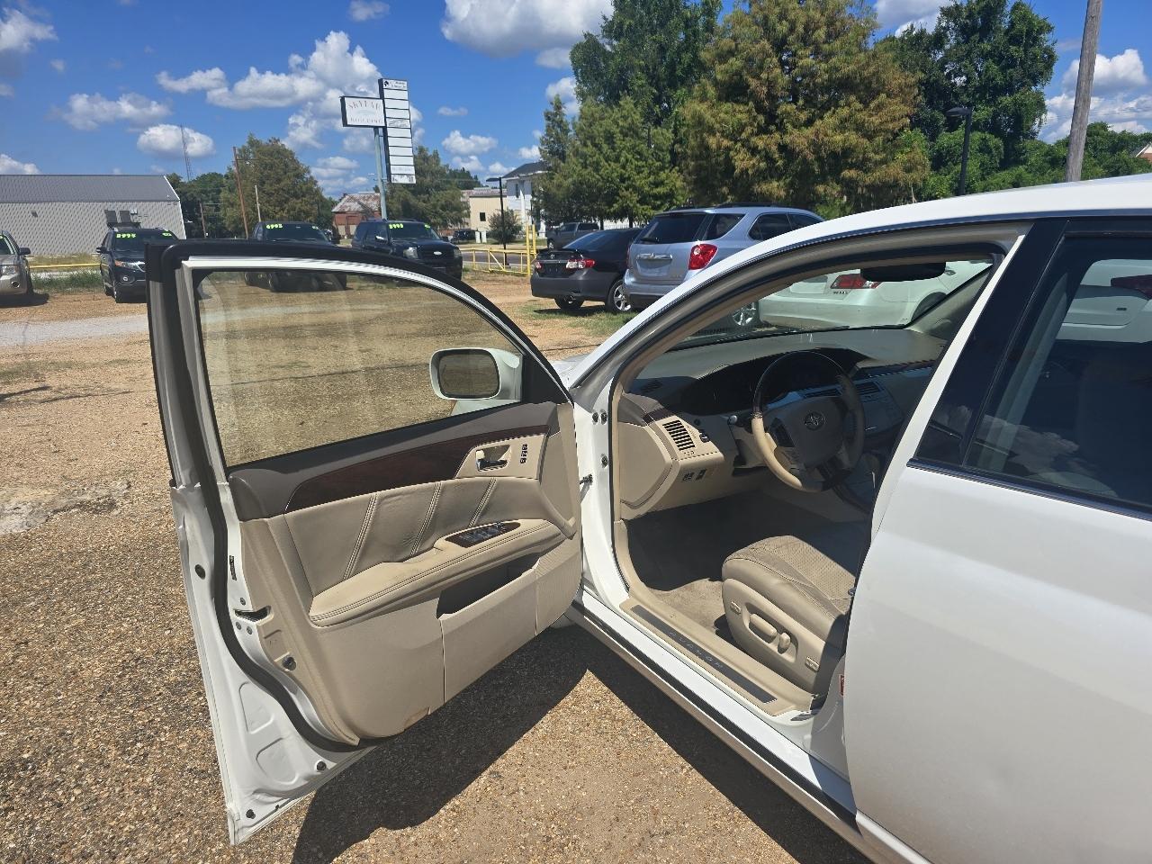 Toyota Avalon Limited 2010