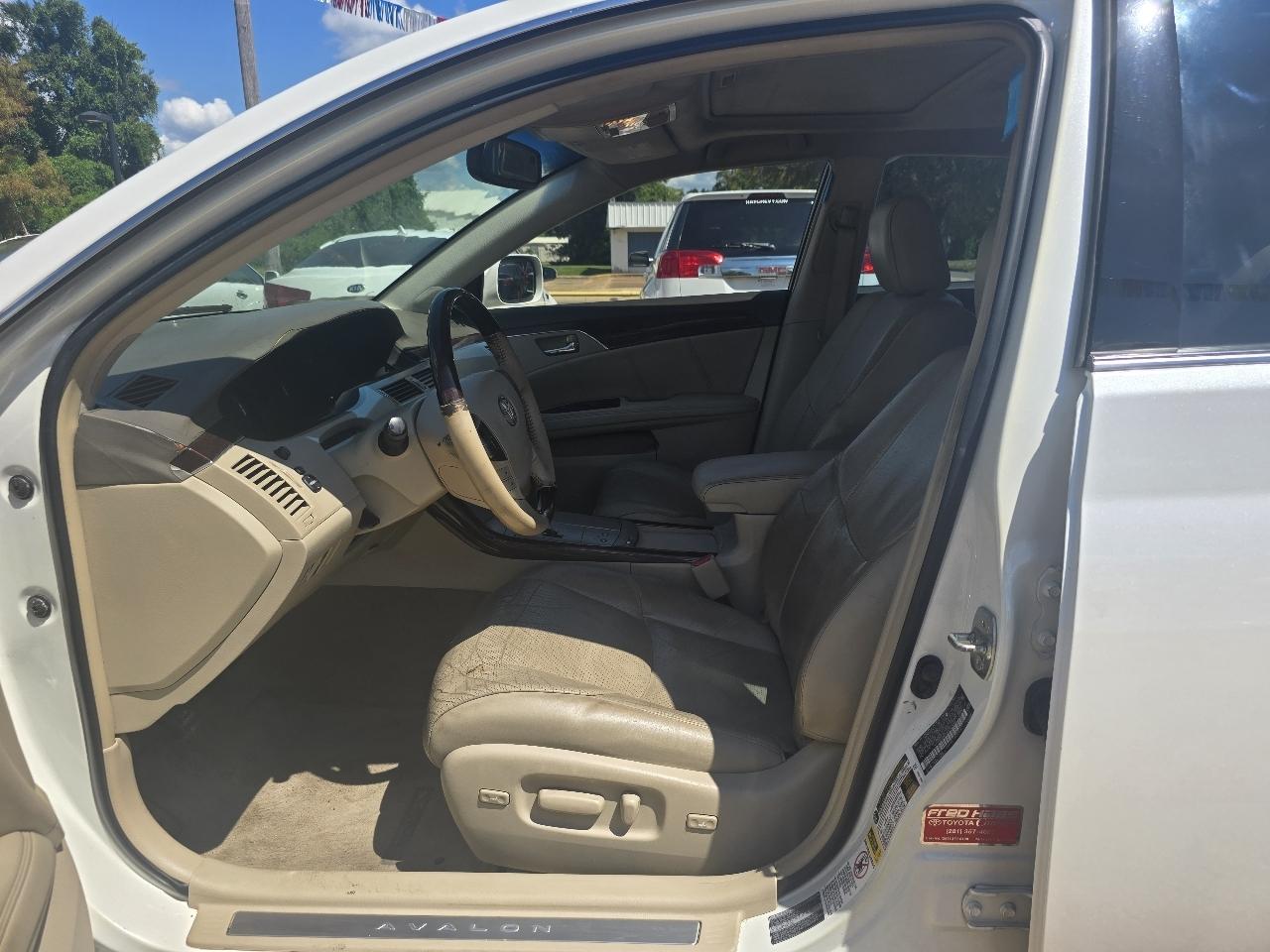 Toyota Avalon Limited 2010
