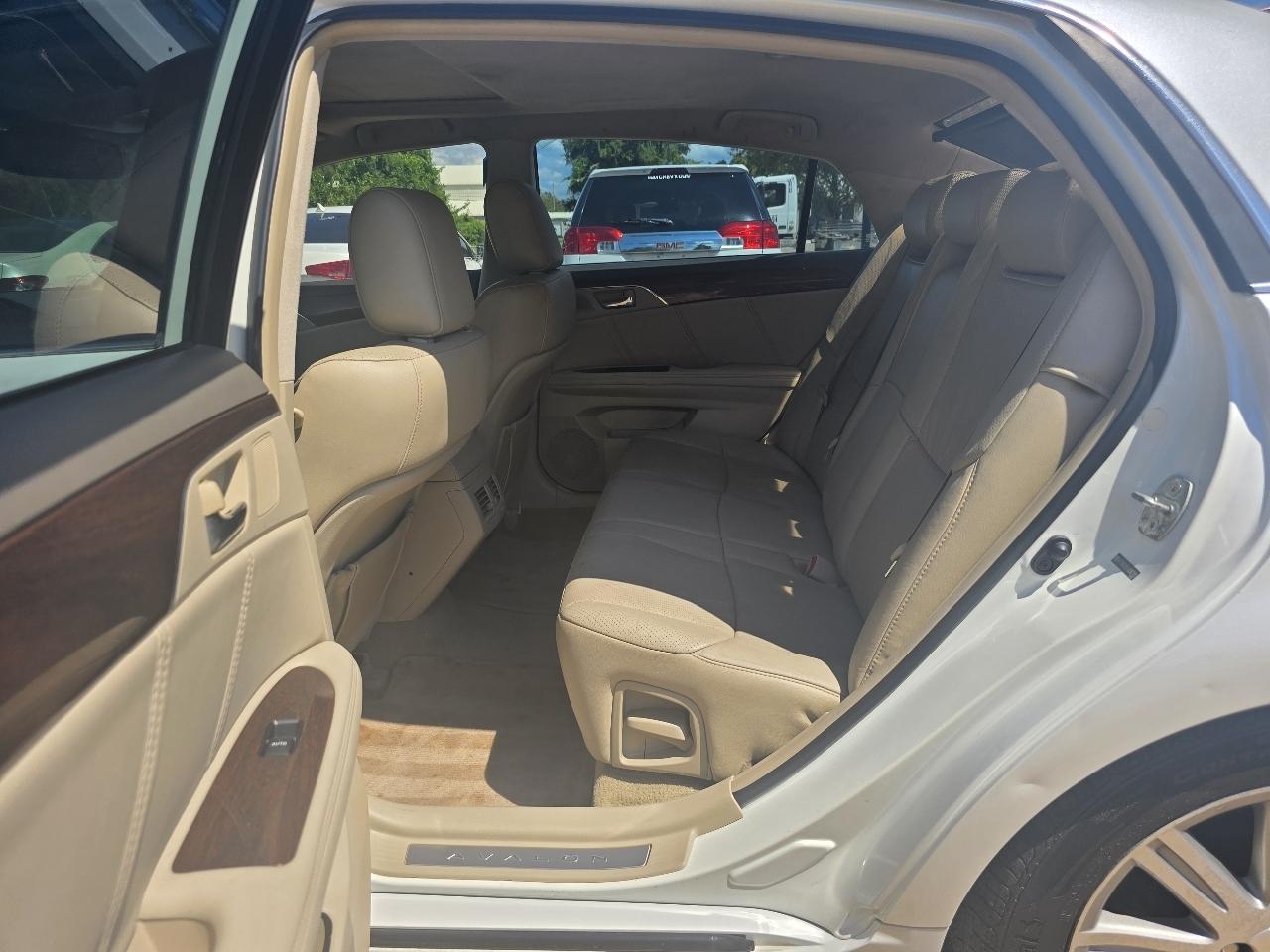 Toyota Avalon Limited 2010
