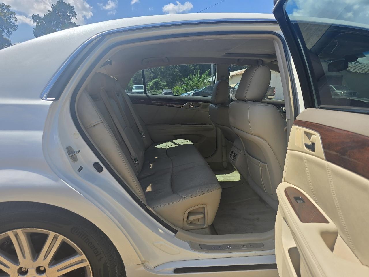 Toyota Avalon Limited 2010