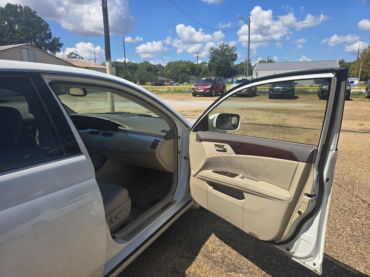 Toyota Avalon Limited 2010