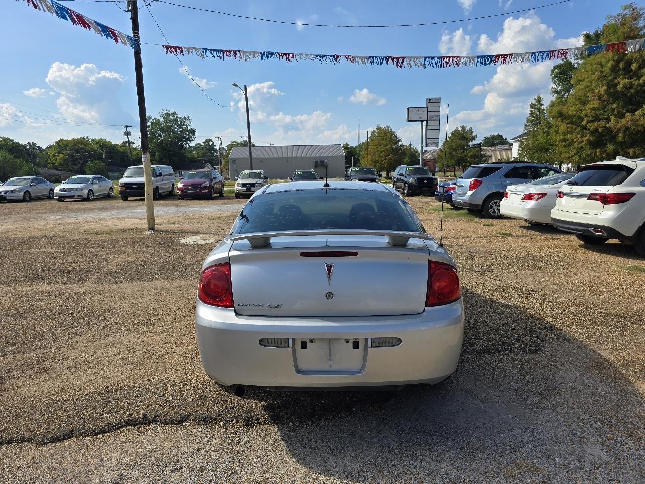 Pontiac G5 Base 2D Coupe 2009
