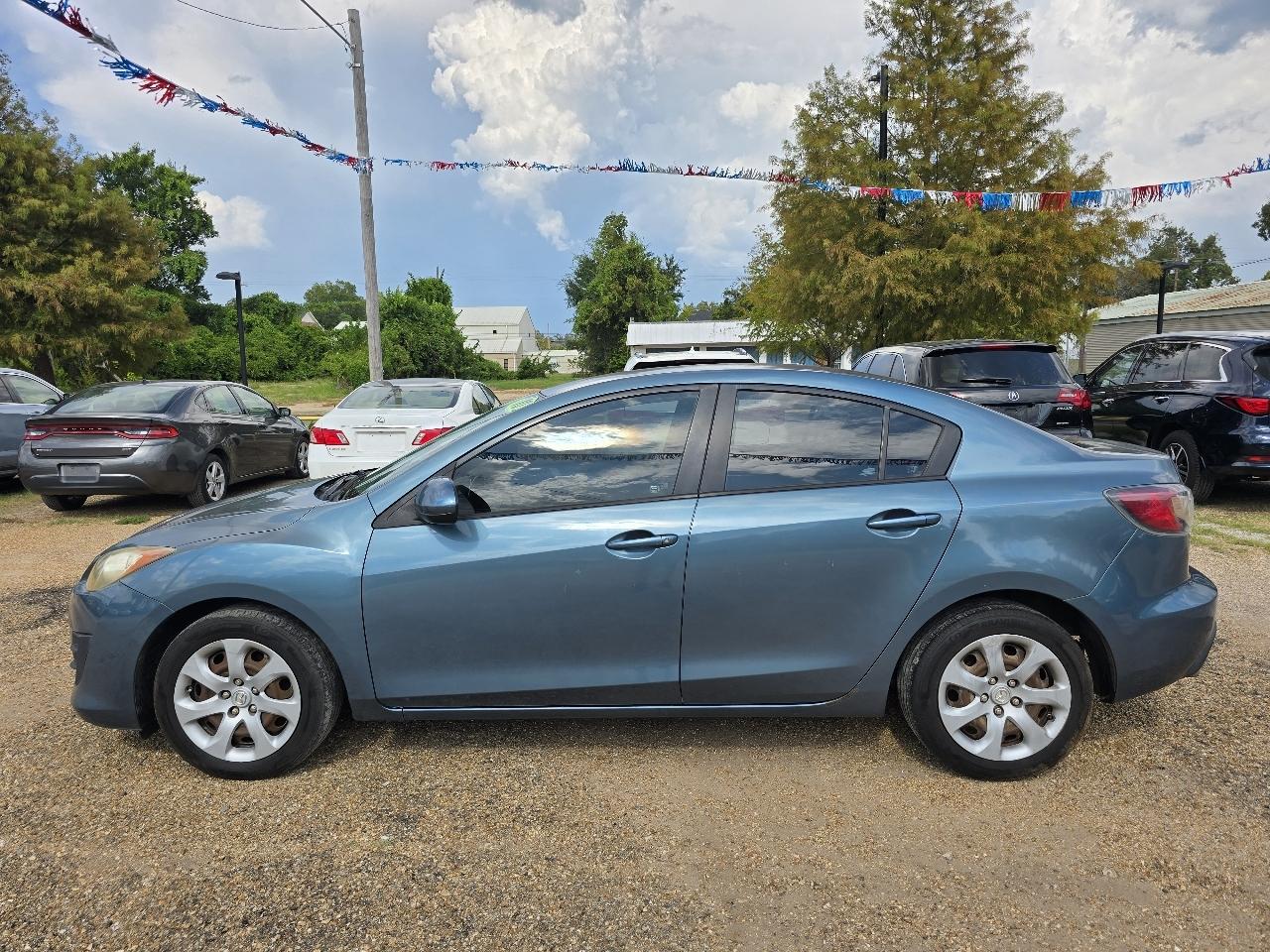 Mazda MAZDA3 i Touring 4-door 2010