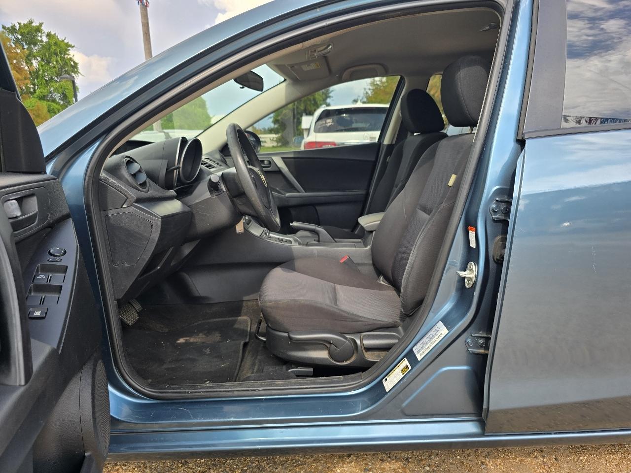 Mazda MAZDA3 i Touring 4-door 2010