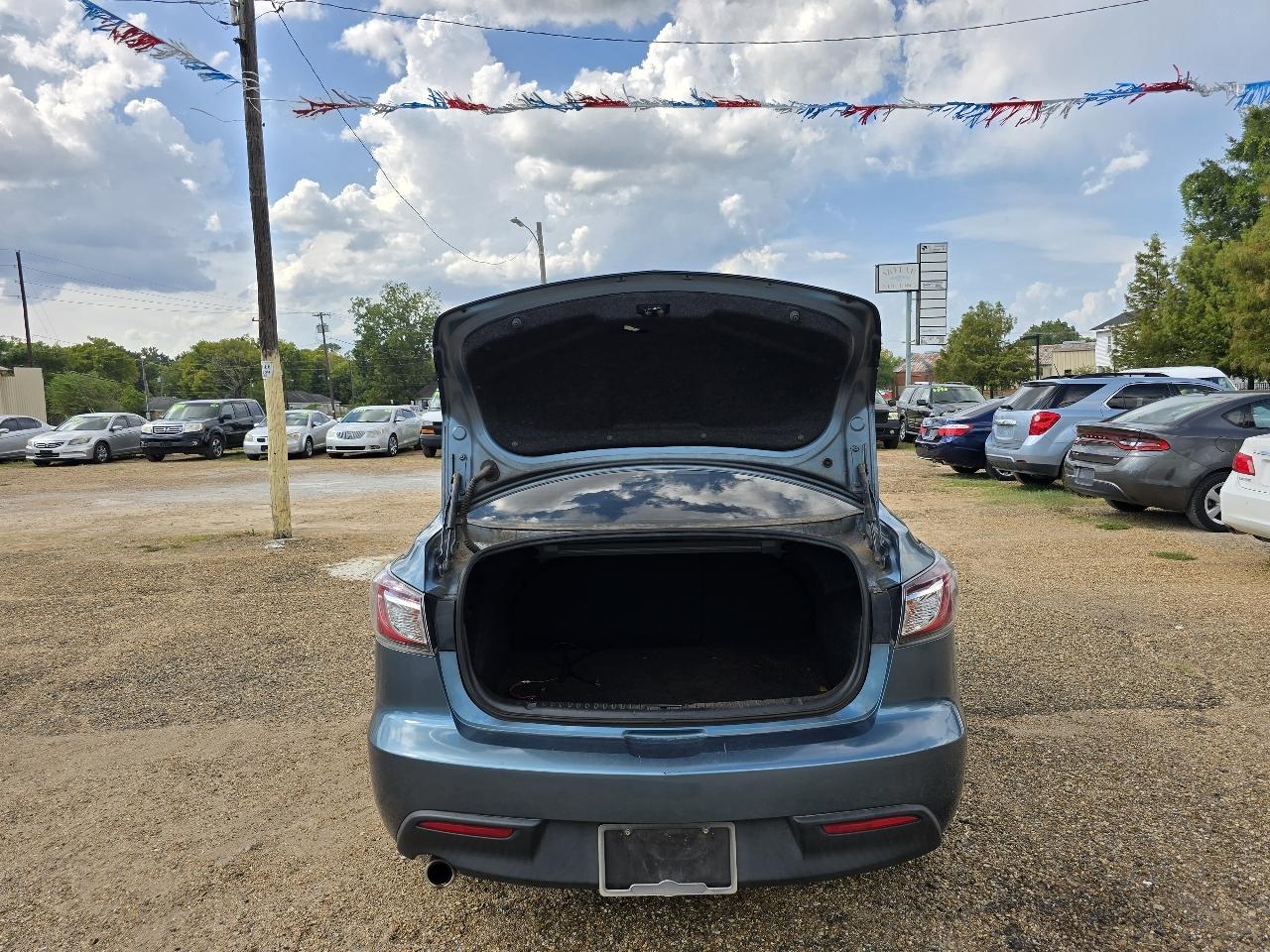 Mazda MAZDA3 i Touring 4-door 2010