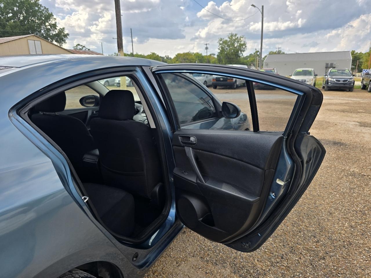 Mazda MAZDA3 i Touring 4-door 2010