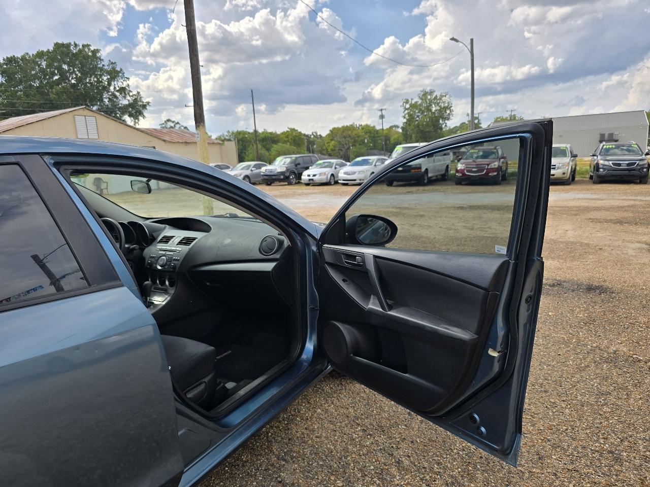 Mazda MAZDA3 i Touring 4-door 2010