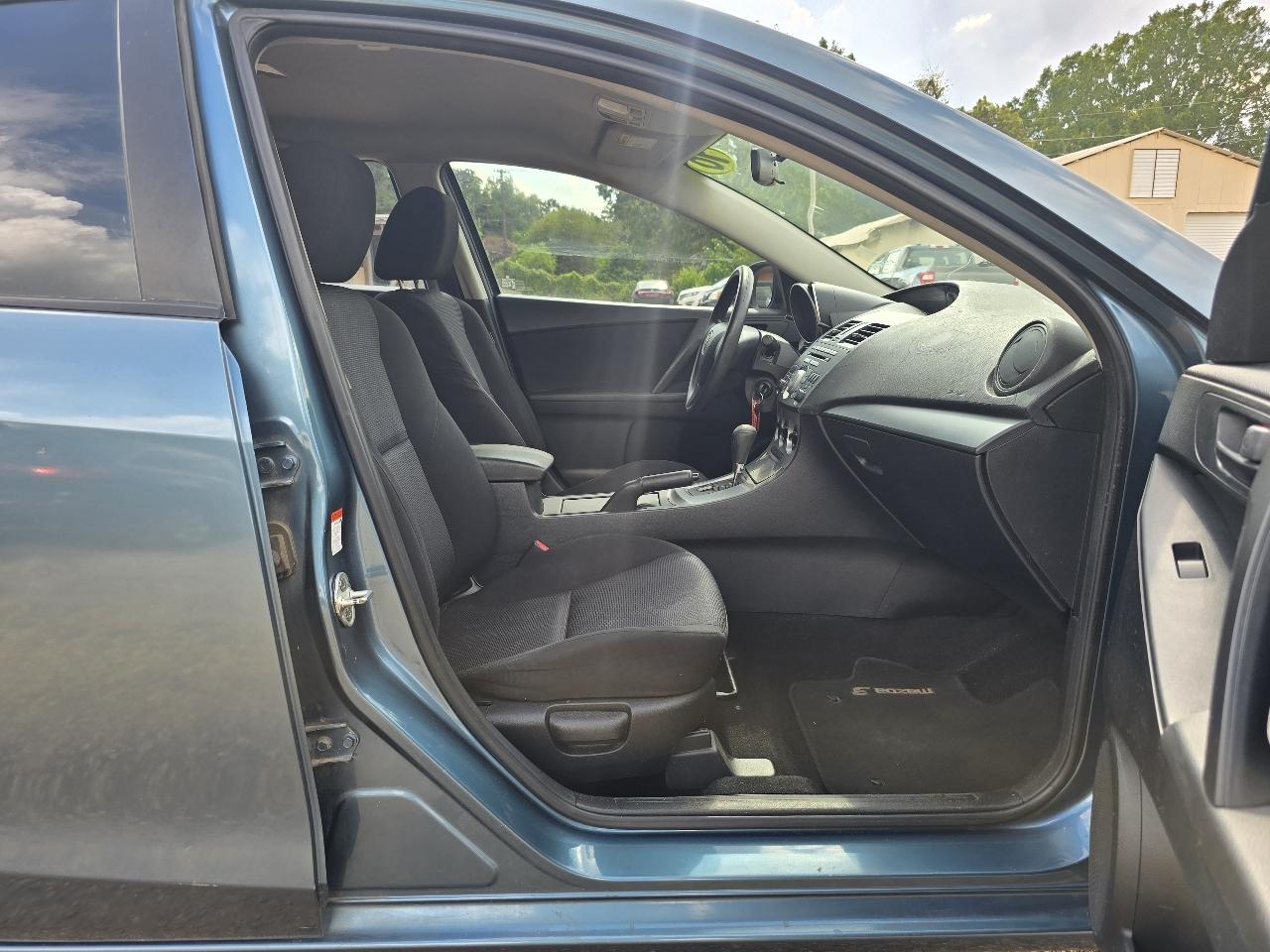 Mazda MAZDA3 i Touring 4-door 2010