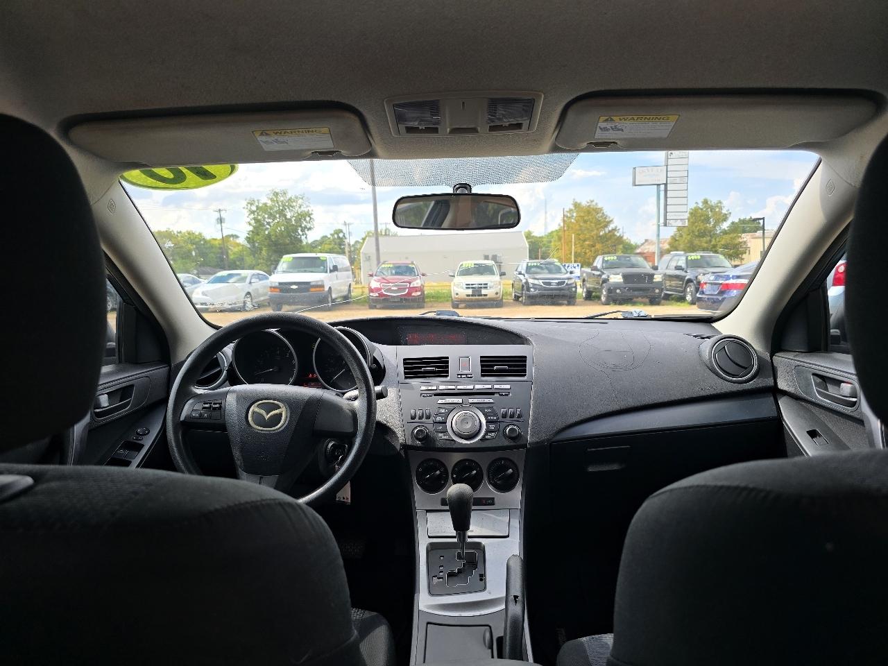 Mazda MAZDA3 i Touring 4-door 2010