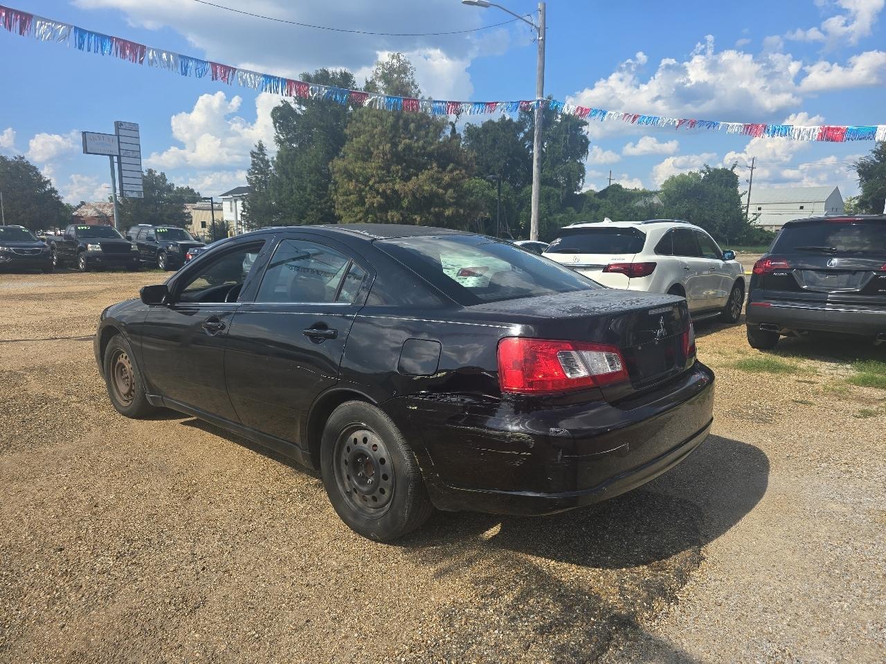Mitsubishi Galant ES 2012