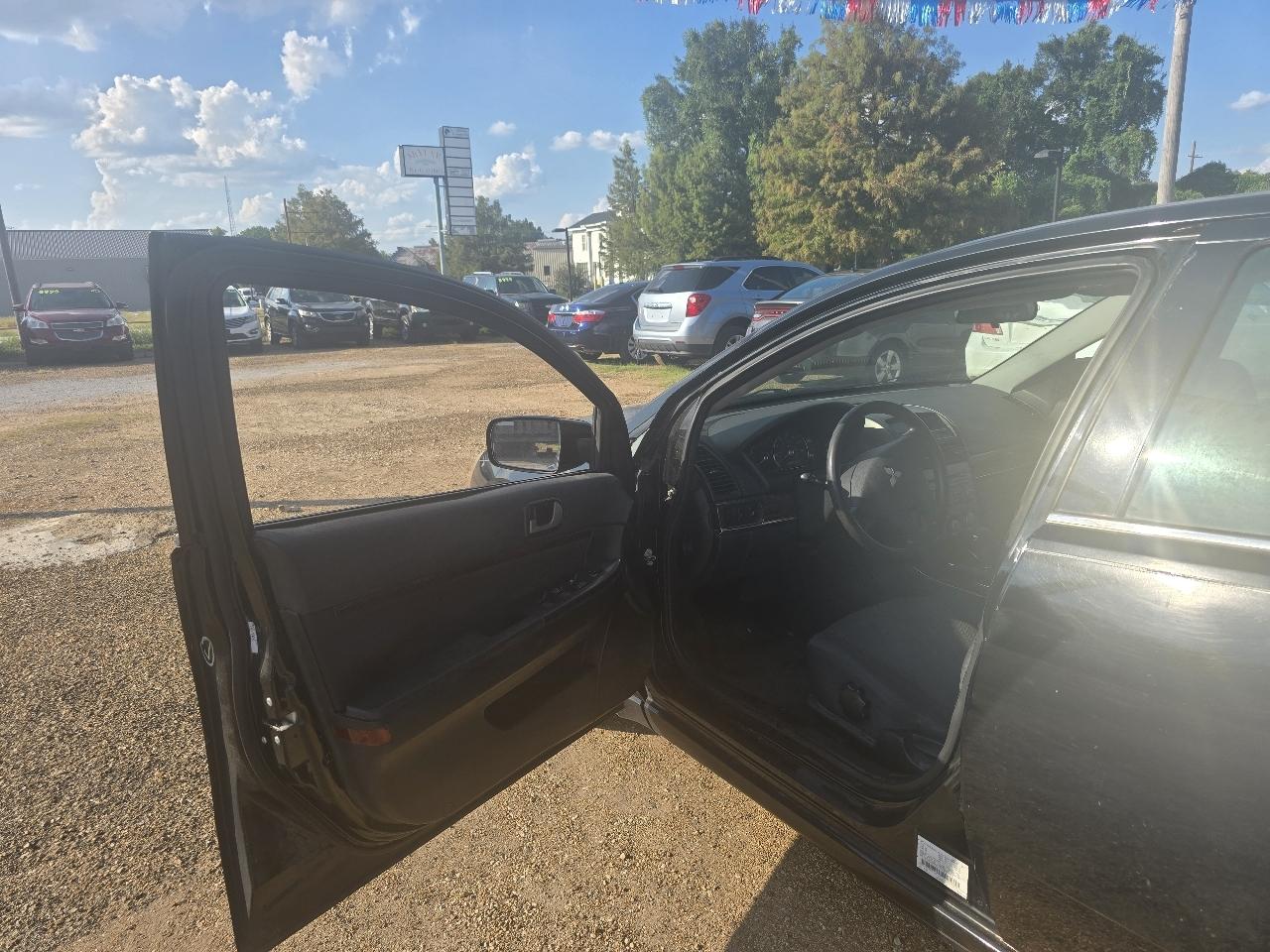 Mitsubishi Galant ES 2012