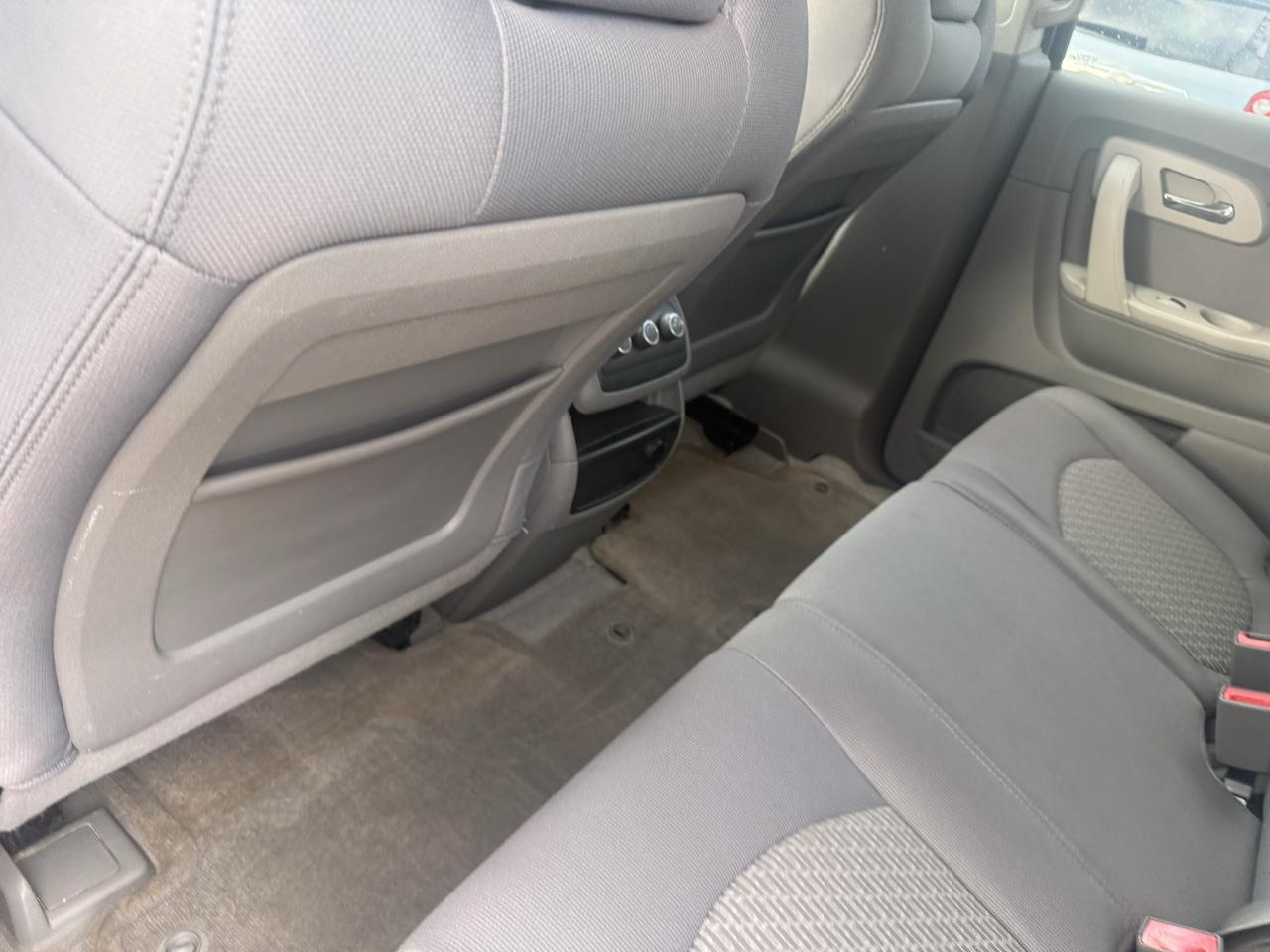Chevrolet Traverse LS FWD w/PDC 2012