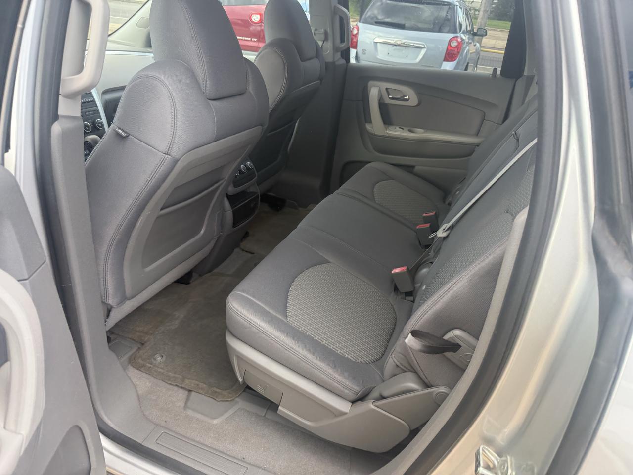 Chevrolet Traverse LS FWD w/PDC 2012