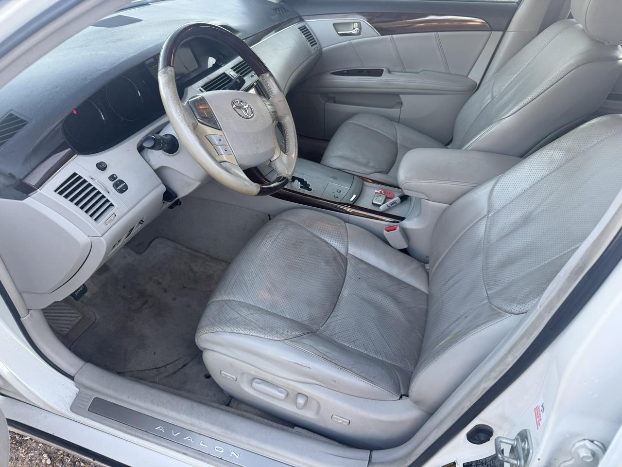 Toyota Avalon XLS 2008