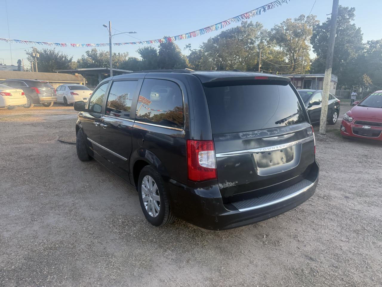 Chrysler Town & Country Touring-L 2012