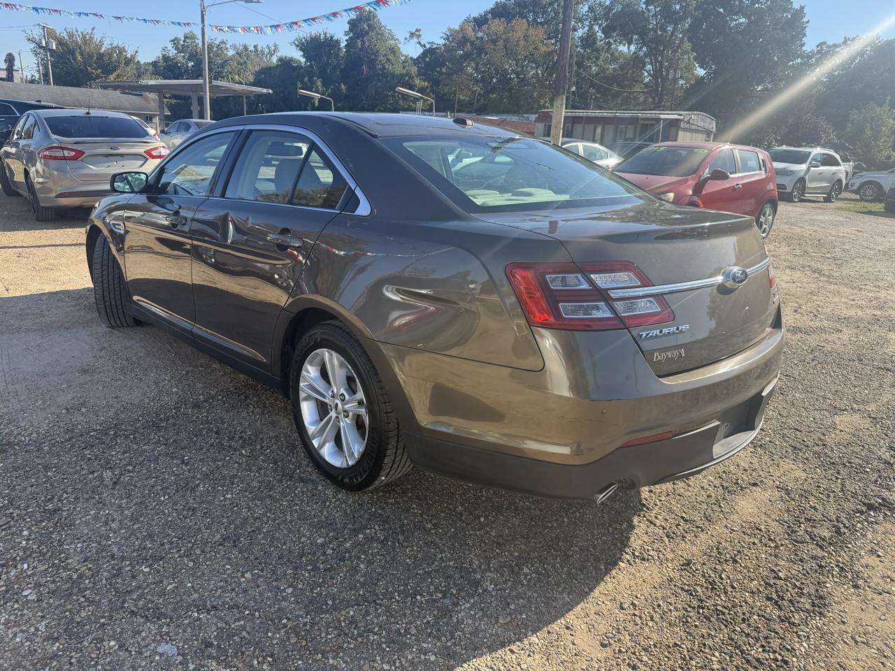 Ford Taurus SEL FWD 2016